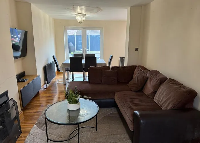Relaxing 5Br Home - Near Wollaton Hall, Qmc, City Centre & Nottingham University - Sleeps 9